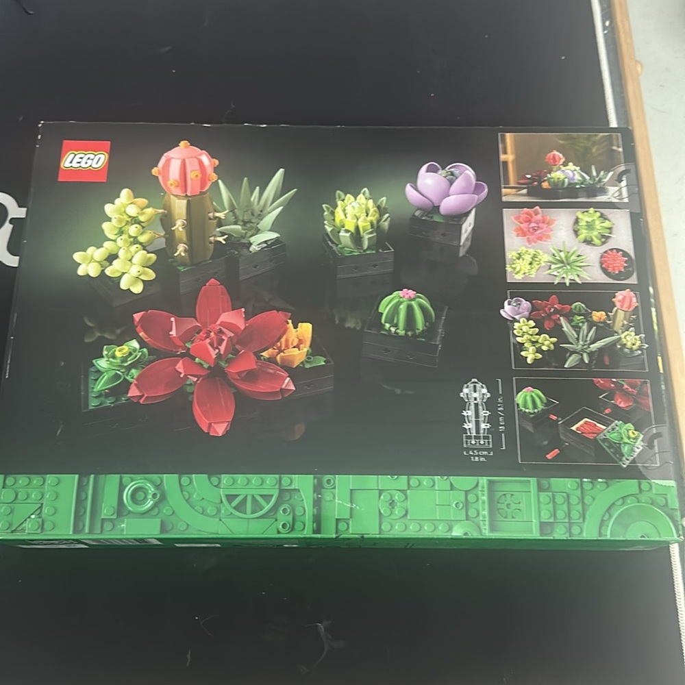 SOLD LEGO Botanical Collection Succulents Home Decor 771 pieces NIB - Picture 4 of 11